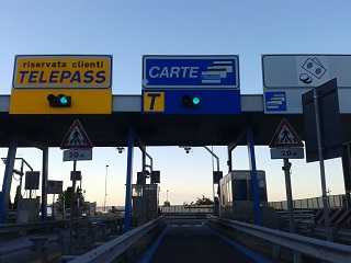 Foto: Italien Mautstation, © Stefan Radner Italien Autobahnmaut