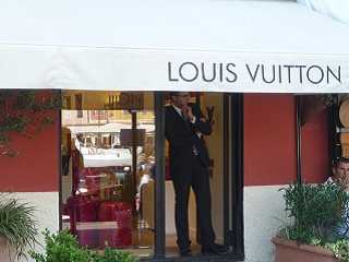 Louis Vuitton bag shop Italy