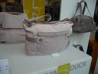 Foto: Mandarina Duck Tasche, © Stefan Radner Mandarina Duck taschen italien