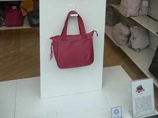 Foto: Mandarina Duck Outlet Italien, © Stefan Radner Mandarina Duck taschen Outlet