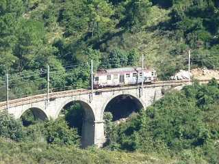 Foto: Ferrovia Genova Casella, © Stefan Radner Apennin Zug