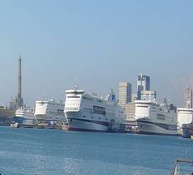 Genova Genua Hafen Leuchtturm Kreuzfahrt