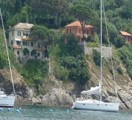 Ligurien Immobilien Kaufen Haus am Meer Yacht w2