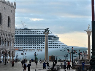 Venice port parking
