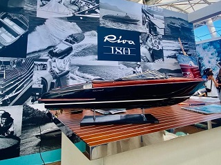 Boat Show RIVA yacht